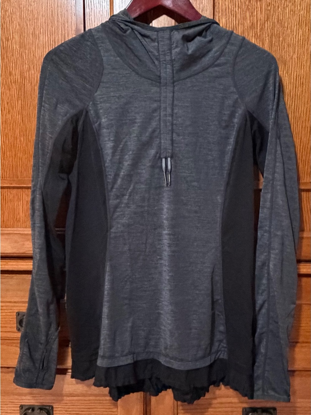VTG Lululemon Run In The Sun Hooded Pullover Hoodie Ruffle Hem 2012 RARE W32815